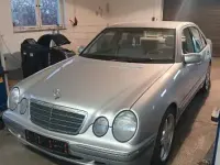 Occasion Mercedes E200 Elegance 136 ch (100 kW) 2000 Argent Berline
