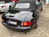 Second-hand Mazda MX5 110 CP (80 kW) 1998 Negru Cabrio