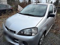 Gebraucht Daihatsu YRV 73 PS (53 kW) 2005 Grau Van / Kleinbus