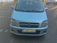 Używany Opel Agila 67 KM (49 kW) 2005 Srebrny Minivan