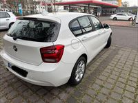 Gebraucht BMW 114 102 PS (75 kW) 2014 Weiß Kleinwagen