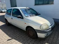Gebraucht Renault Clio II 58 PS (42 kW) 1998 Silber Kleinwagen