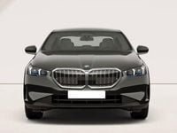 Gebraucht BMW 520 Sport Line 197 PS (144 kW) 2024 Saphirschwarz (metallic) Limousine