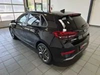 Gebraucht Hyundai i30 Advantage 140 PS (102 kW) 2024 Schwarz Limousine