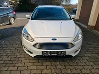 Gebraucht Ford Focus Titanium 125 PS (91 kW) 2015 Weiß Kombi
