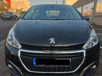 Gebraucht Peugeot 208 100 PS (73 kW) 2017 Schwarz Kleinwagen