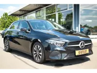 Gebraucht Mercedes A180 116 PS (85 kW) 2025 Nachtschwarz  unilack Limousine