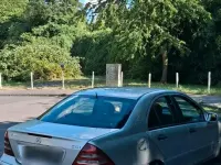 Gebraucht Mercedes C200 122 PS (89 kW) 2002 Schwarz Limousine