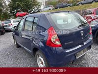 Gebraucht Dacia Sandero Lauréate 75 PS (55 kW) 2012 Blau Kleinwagen