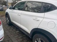 Gebraucht Hyundai Tucson 132 PS (97 kW) 2016 Grau SUV