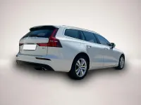 Gebraucht Volvo V60 Momentum 197 PS (144 kW) 2020 Manufacturer Kombi