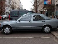 Gebraucht Mercedes 190 122 PS (89 kW) 1983 Silber Limousine