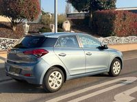 Gebraucht Hyundai i20 GO! 75 PS (55 kW) 2017 Blau Limousine