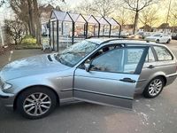 Gebraucht BMW 318 143 PS (105 kW) 2004 Silber Kombi