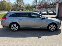 Gebraucht Opel Insignia Design Edition 160 PS (117 kW) 2011 Silber Kombi