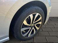 Gebraucht VW Golf VIII Active 110 PS (80 kW) 2022 Silber Limousine