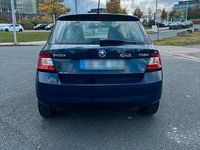 Gebraucht Skoda Fabia 60 PS (44 kW) 2016 Blau Kleinwagen
