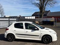 Gebraucht Peugeot 206 75 PS (55 kW) 2009 Schwarz Kleinwagen