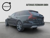 Gebraucht Volvo V90 CC Ultimate 235 PS (172 kW) 2023 Onyx black / metallic Kombi