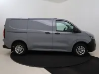 Neu VW T7 150 PS (110 kW) 2026 Grau (stone grey) Van