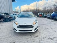 Używany Ford Fiesta SYNC Edition 75 KM (55 kW) 2015 Biały Hatchback