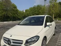 Gebraucht Mercedes B180 Style 122 PS (89 kW) 2015 Weiß Kleinwagen