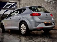 Usado Seat Leon 86 CV (63 kW) 2012 Plateado Utilitario
