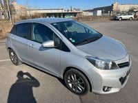 Gebraucht Toyota Yaris Trend 99 PS (72 kW) 2014 Silber Kleinwagen