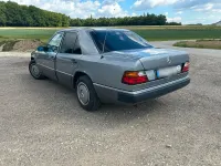 Gebraucht Mercedes 200 135 PS (99 kW) 1992 Grau Limousine