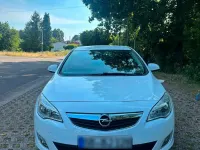 Gebraucht Opel Astra Eco 105 PS (77 kW) 2011 Weiß Kleinwagen
