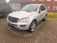 Gebraucht Mercedes ML280 190 PS (139 kW) 2006 Silber SUV