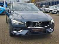 Gebraucht Volvo V60 455 PS (334 kW) 2022 Blau Kombi