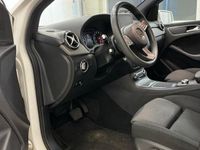 Gebraucht Mercedes B180 122 PS (89 kW) 2015 Weiß Van / Kleinbus