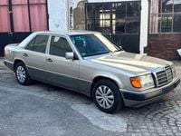 Gebraucht Mercedes 230 132 PS (97 kW) 1990 Silber Limousine