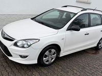 Gebraucht Hyundai i30 Edition 109 PS (80 kW) 2012 Weiß Kombi