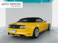 Gebraucht Ford Mustang GT Convertible 421 PS (309 kW) 2017 Californiagelb metallic Cabrio