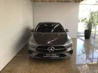 Gebraucht Mercedes A200 Advanced 163 PS (119 kW) 2025 lack mountaingrau Limousine