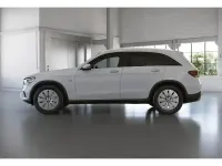 Gebraucht Mercedes GLC300e 211 PS (155 kW) 2021 Unilack polarweiss SUV