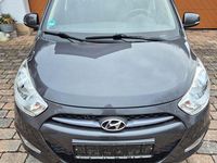 Gebraucht Hyundai i10 69 PS (50 kW) 2013 Grau Kleinwagen