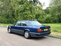 Gebraucht Mercedes E500 326 PS (239 kW) 1993 Blau Limousine