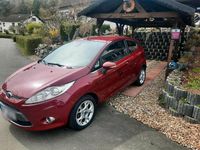 Gebraucht Ford Fiesta 80 PS (58 kW) 2011 Rot Kleinwagen
