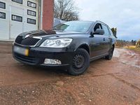 Gebraucht Skoda Octavia 105 PS (77 kW) 2011 Schwarz Kombi