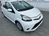 Używany Toyota Aygo 68 KM (50 kW) 2012 Biały Hatchback