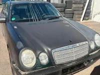 Gebraucht Mercedes E430 279 PS (205 kW) 1999 Schwarz Limousine