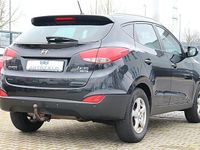 gebraucht Hyundai ix35 2.0 CRDi 2WD/1HD/KLIMA/SHZ/PDC/TEMP/AHK/BT/