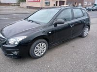 Gebraucht Hyundai i30 109 PS (80 kW) 2012 Schwarz Limousine