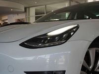 Gebraucht Tesla Model 3 Performance 461 kW (627 PS) 2019 Pearl white multicoat Limousine