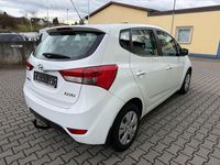 Gebraucht Hyundai ix20 Classic 90 PS (66 kW) 2015 Weiß Kleinwagen