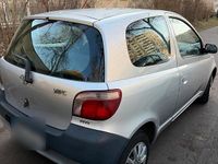 Gebraucht Toyota Yaris 65 PS (47 kW) 2002 Silber Kleinwagen