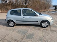 Gebraucht Renault Clio II 75 PS (55 kW) 2004 Silber Kleinwagen
